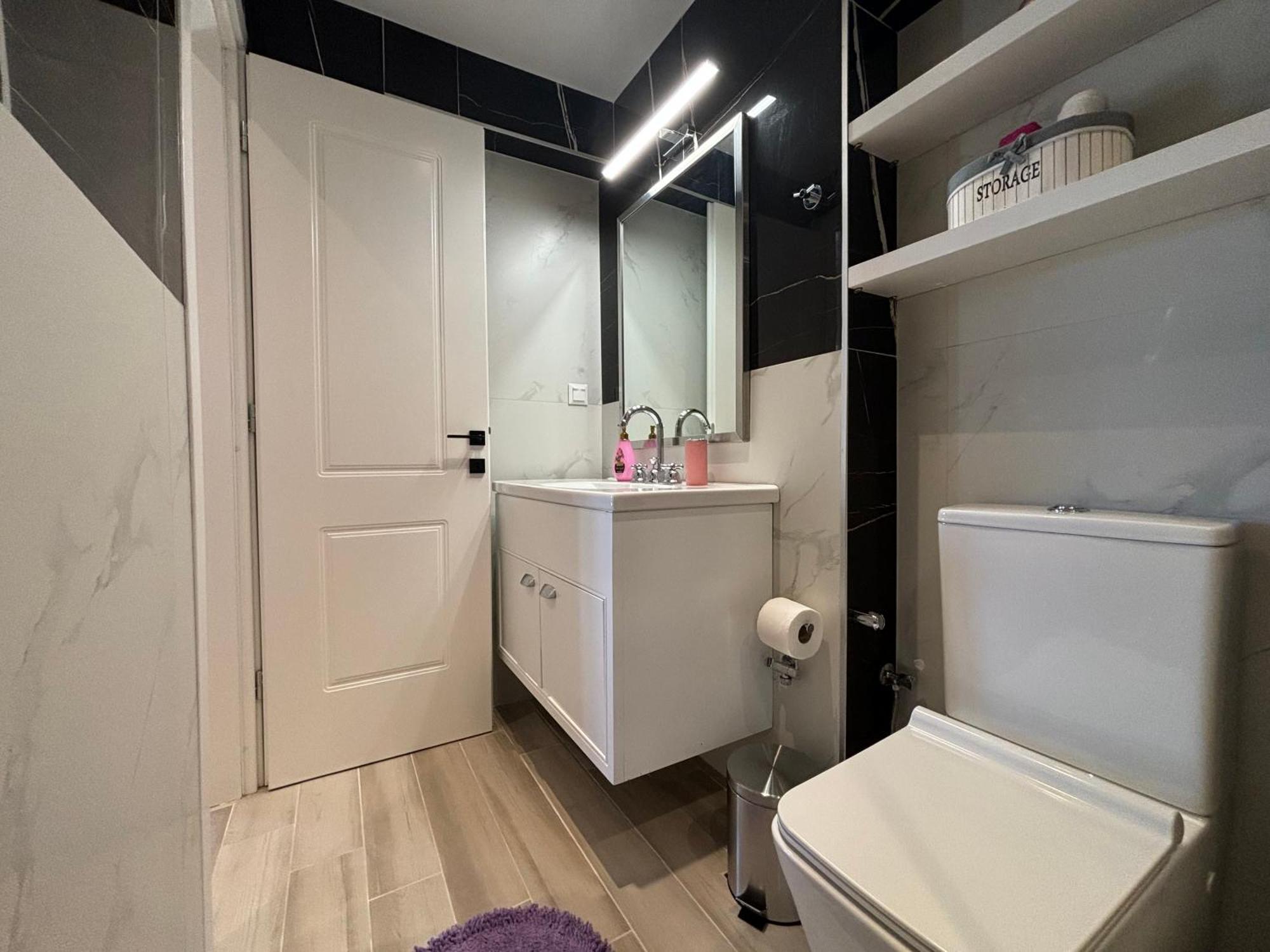 Mayflower Apartment *